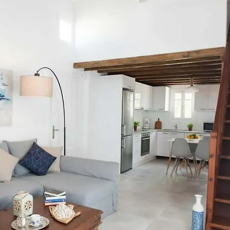 Elegant 2 Bd House With Shared Pool 別荘 オルノス