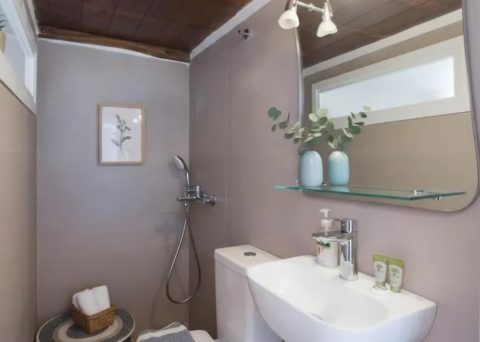 Elegant 2 Bd House With Shared Pool * オルノス