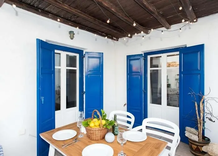 Holiday home Elegant 2 Bd House With Shared Pool *