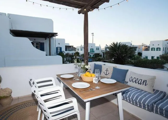 別荘 Elegant 2 Bd House With Shared Pool *